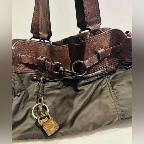 Gorgeous Miu Miu leather trimmed bag with cool hardware. Excellent condition - Picture 5 of 10